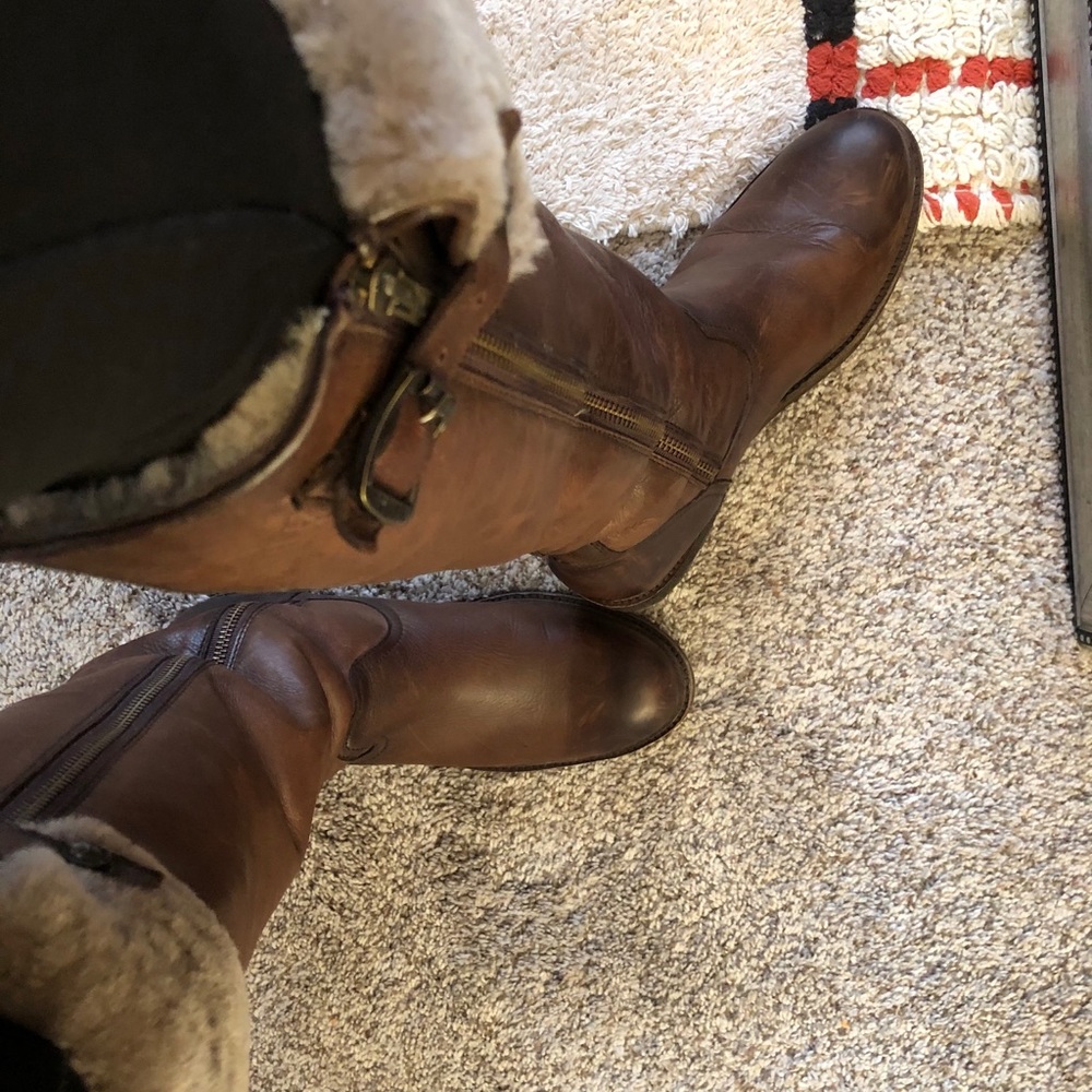 Fur lined Frye boots - Picture 9 of 9